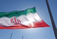 بزرگترین پرچم غرب کشور در صالح‌آباد مهران به اهتزاز درآمد