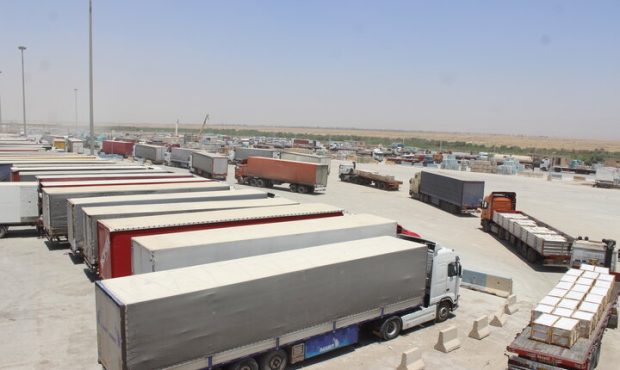 مدیرکل گمرک استان ایلام خبر داد: صادرات و تردد در مهران روان و برقرار است